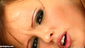 Jo Bikin Memeknya Basah Gila Pakai Jari dan Dildo di Give Me Pink