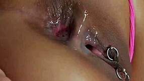 ในห้องออกกำลังกาย สาวไทยร้อนโดนควยใหญ่เย็ดก้นลึกจนครีมพาย