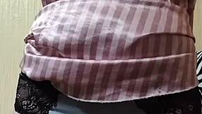 fetish elza kom pussy in pantalone sniffing action