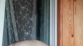 Russisk bøsse med rund røv får hot anal pik