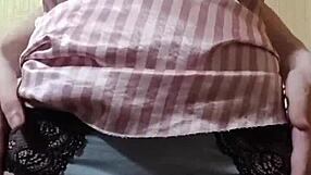 fetish elza kom pussy in pantalone sniffing action