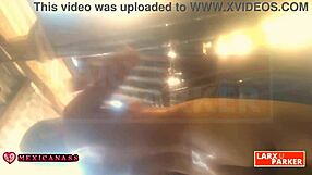 Kassandra fra badeværelset til virtual casting onanerer til squirting