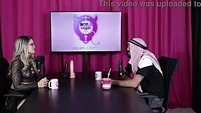 Blond lepotica v kompilaciji ljubi, sesa in dobi ližanje pičke medtem ko teta deluje superiorno – Elquer Carlos