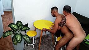 V amaterskem gej pornu brazilski par Diego Maldonatto in Raphael Conrado noro jebata