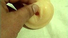 playing with artificial toys in solo fun sessions