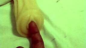 playing with artificial toys in solo fun sessions