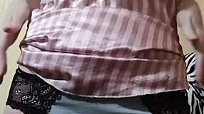 fetish elza kom pussy in pantalone sniffing action