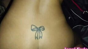 Putalocura razvratna Špankinjo Yari močno pojebana in pogoltne mleko