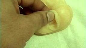 playing with artificial toys in solo fun sessions