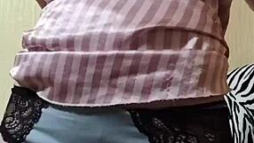 fetish elza kom pussy in pantalone sniffing action