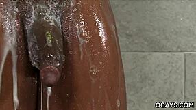 Scott Riley Fucks Phoenix Fellington Bareback