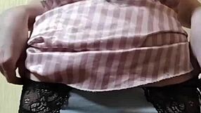 fetish elza kom pussy in pantalone sniffing action