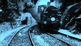 ヴィンテージエロティックドローイングがレトロアニメスタイルを展示