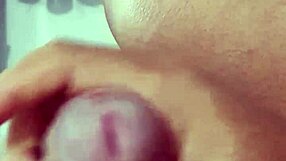 madastra assistindo filme com enteado sozinhos em casa ela s� queria estar apertando algo por favor n�o goze