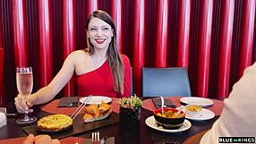 Se la follan entre dos despues de cita