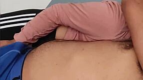 follando con un extraño que conocí en la fiesta de anoche engañé a mi marido con un extraño a pelo y fue delicioso