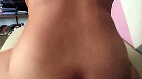 follando con un extraño que conocí en la fiesta de anoche engañé a mi marido con un extraño a pelo y fue delicioso