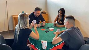 i share girlfriend in cuckold swing with friends