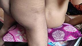 سكرتيرة بنغالية سعيدة بتنيك البوس!