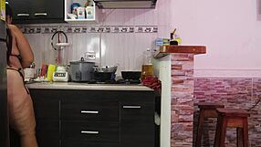 Follada En La Cocina Con La Madrastra – Intense Emotions In Hot Sex