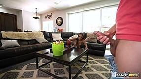 Cleaning lady lola rose distracted by johnny's big cock