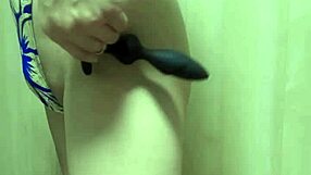 ゴージャスなゴールドレオタードでロングアナルプラグ調教