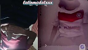 Hot big ass model in a videocall sees his older lover masturbate