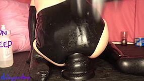 Blonde uses toys for solo play.