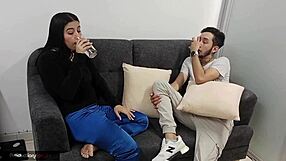 Resulto Bien Cachonda La Joven Se Ofrece A Chuparme La Verga Y Me Pone Su Co�o En La Boca Para Que Se Lo Mame Y La Penetre