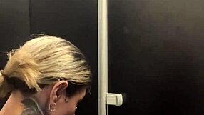 Outdoor gym session turns into wet pussy masturbation