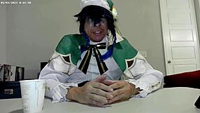 Asian cosplayer gives venti address