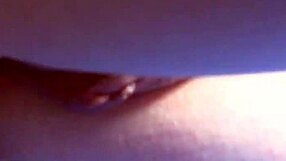 Italian slut competes with her friend in a competition of great wet squirting orgasms