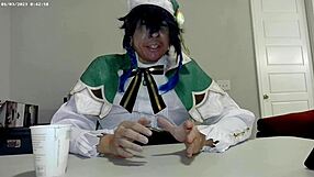 Asian cosplayer gives venti address