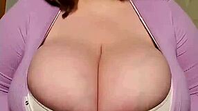 señora tetona with big tits and mature boobs.