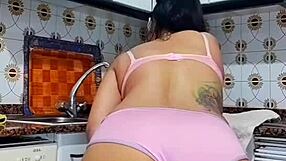 colombian housewife flashes big ass with dildo