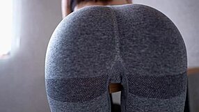 I’m rubbing and cumming hard in gray yoga pants on table
