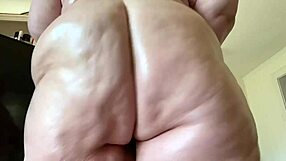 Ariesbbw proudly displays her big fat oiled ass in bold poses.