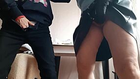 Tak, chceš sa pridať ku mne a mojej horúcej milfke na sranda?