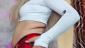 hermosa transexual blanca nieves looks stunning in crossdressing