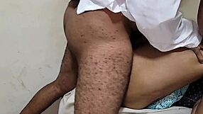 vamos brincar de médico ginecologista usando câmera dentro da buceta da paciente