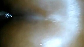 preta sentando com o rabo em massagem sensual