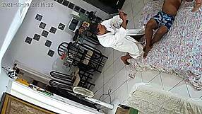 Corno Filma Esposa Sendo Esfolada Por Vários Machos E Por Todos Os Buracos