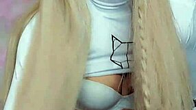 hermosa transexual blanca nieves looks stunning in crossdressing