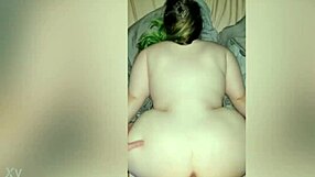 Fat amateur Joan day gets her pussy lips blown