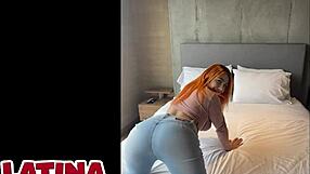 Sexy latina med kæmpe bryster overtales til første porno på casting