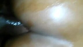 preta sentando com o rabo em massagem sensual