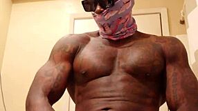 Hallelujah Johnson Worships Huge Big Black Cock With Dirty Talk.