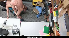 Penelope Reed fears big dick won't fit 😱