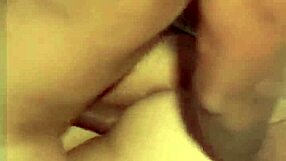 멕시코 작은 라티나 야외 액션 위해 구부려