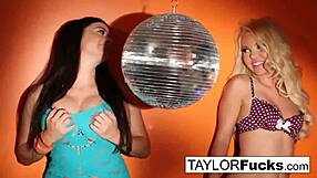 Hot 70s Sluts Finger Each Others Cunts